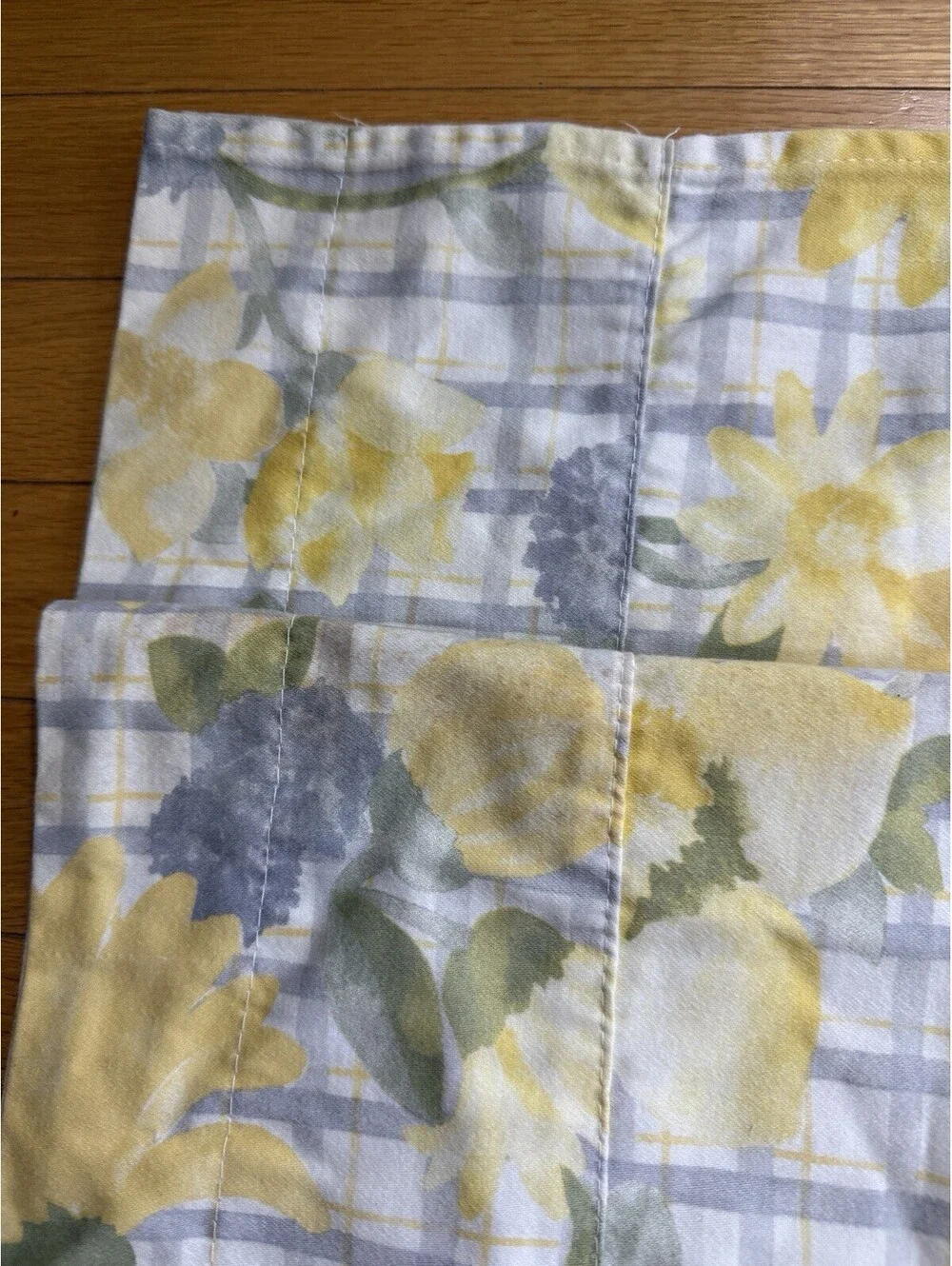 Vintage 1990s Window Valance Country Kitchen Floral Plaid Yellow Gray, 76x16”